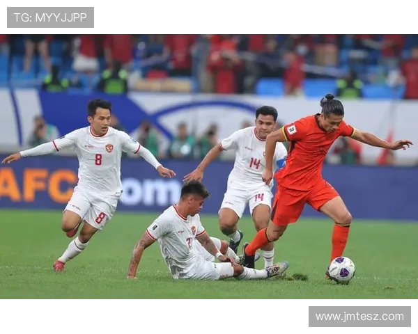 国足客场挑战乌兹别克全力争胜展现团队实力与拼搏精神